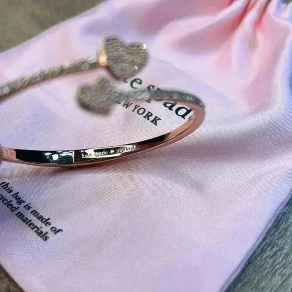 Kate Spade hinged bracelet, rose gold with rhinestones - Picture 3 of 4